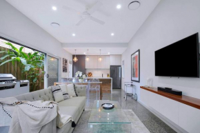 Nundah's Lush Haven - Serene Family Townhouse Escape